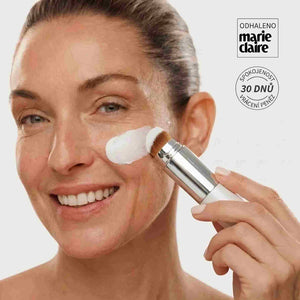 LOOMA - Adaptivní make-up s integrovaným štětcem